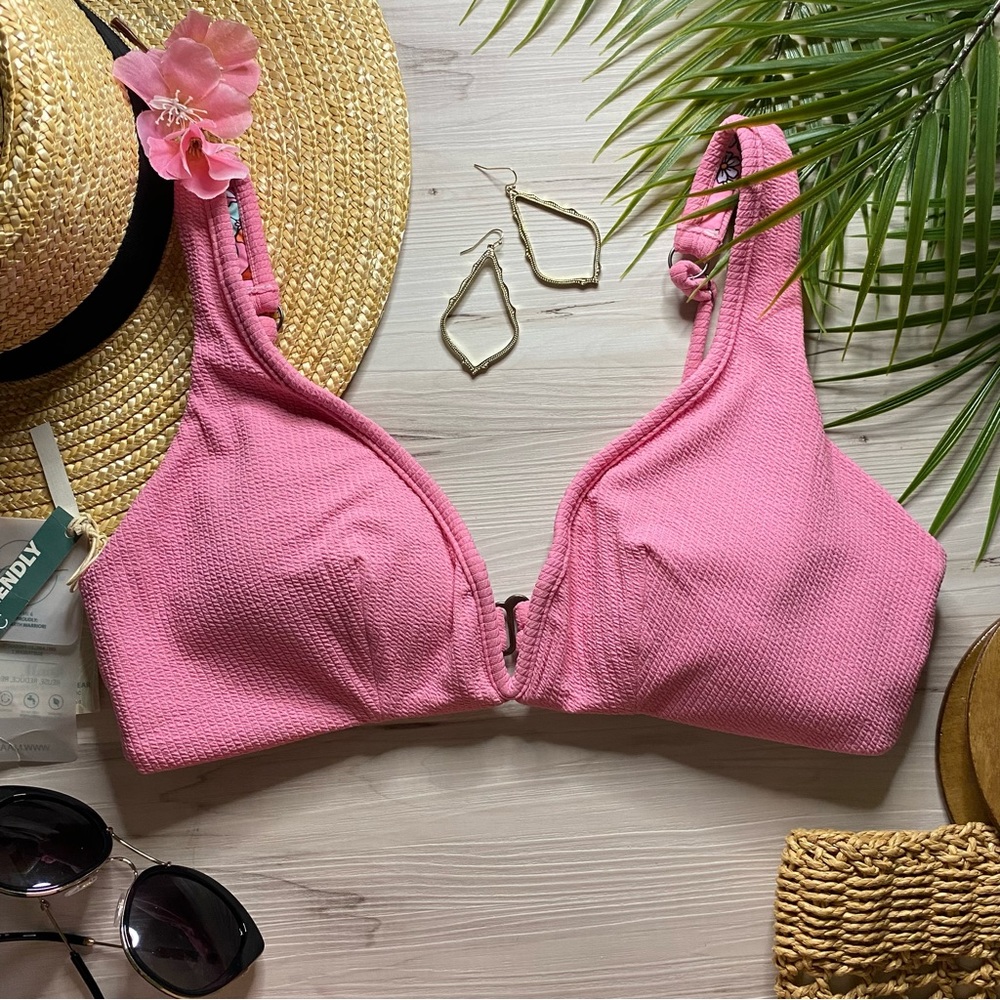 Maaji •• Floral Wire V-Neck Reversible Pink Bikini Top